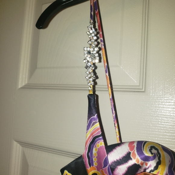 BodyCon - Picture 3 of 4